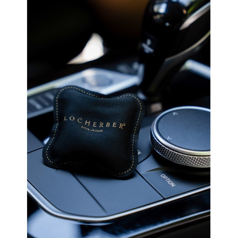 locherber-milano-klinto-1817-car-fragrance-interior.jpg