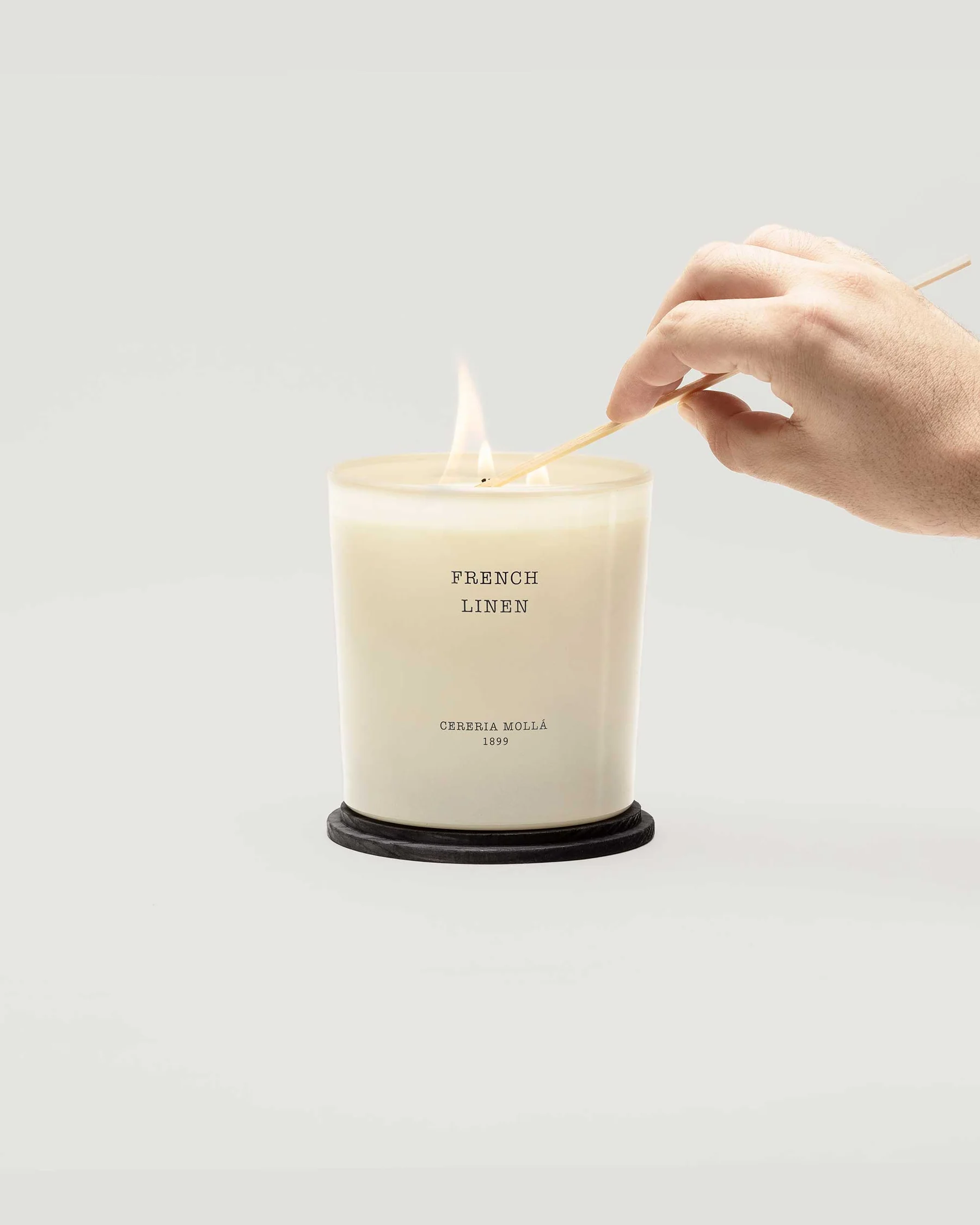 Cereria Mollá 1899 French Linen Scented XL Candle 600 g