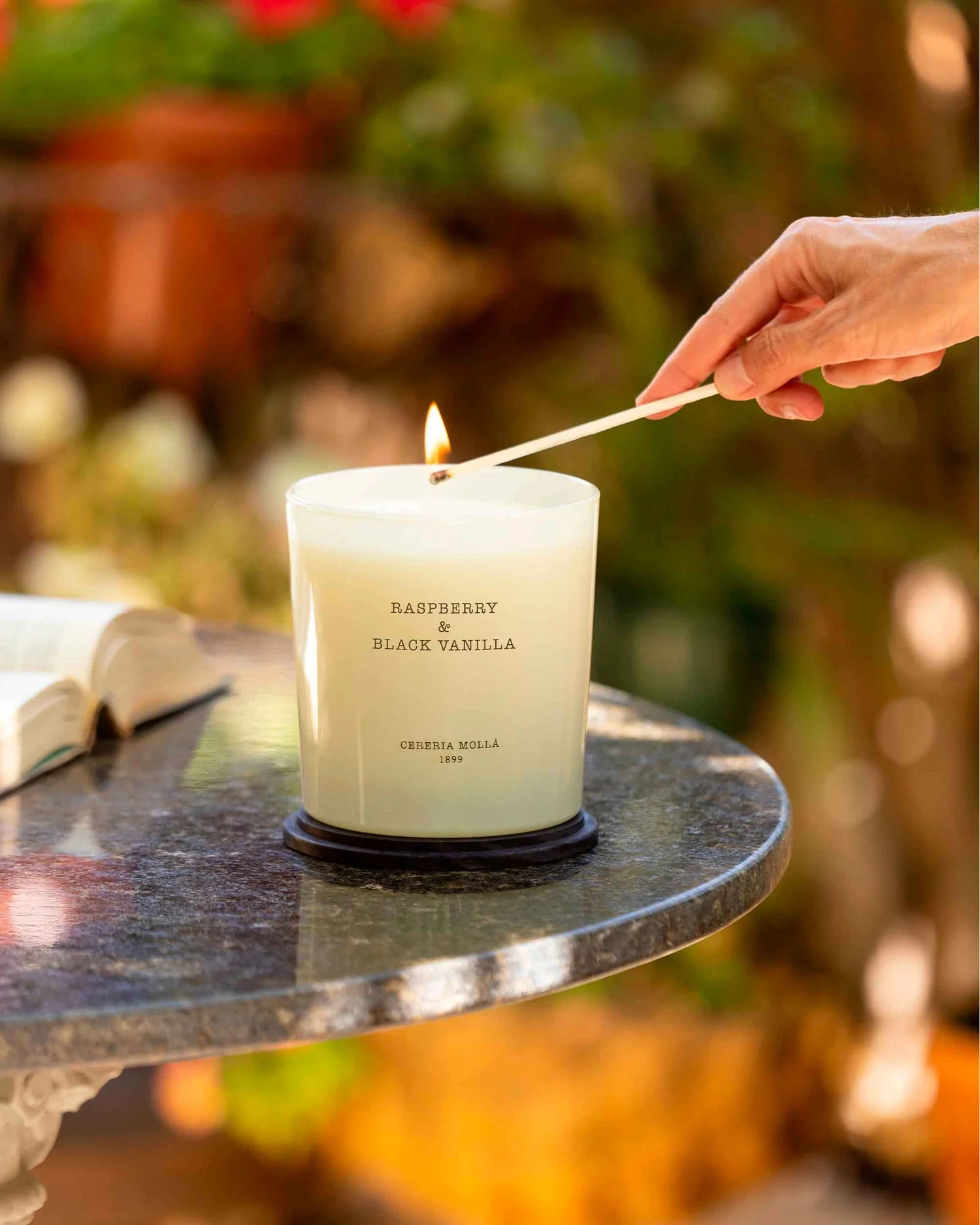 Cereria Mollá 1899 Raspberry & Black Vanilla Scented XL Candle 600 g