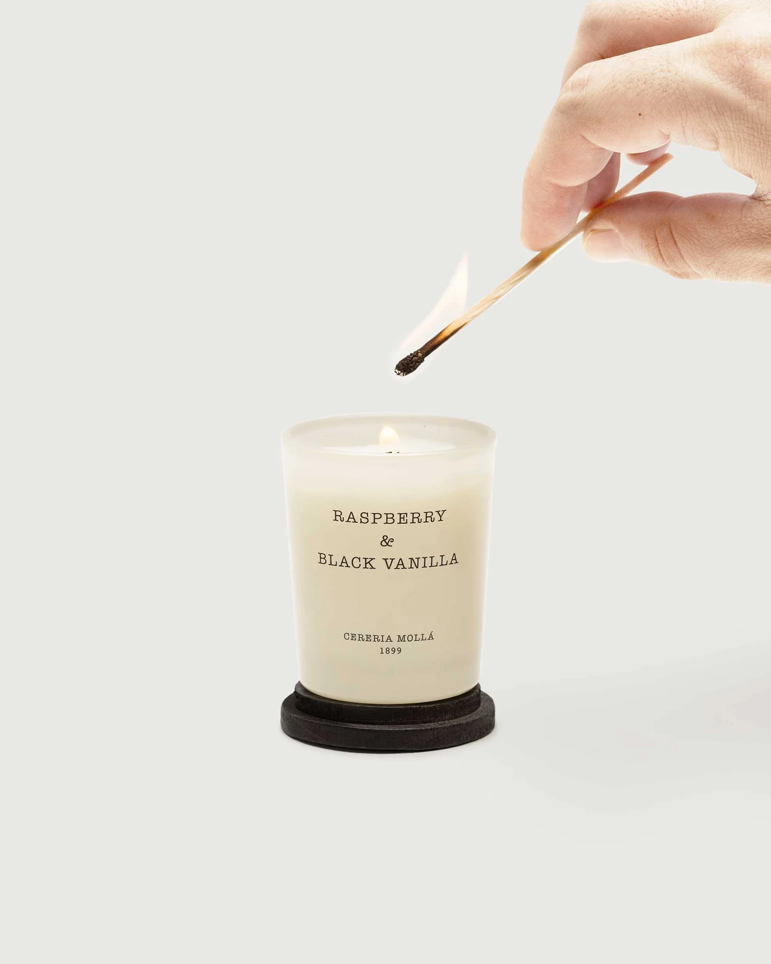 Cereria Mollá 1899 Raspberry & Black Vanilla Scented Mini Candle 70 g